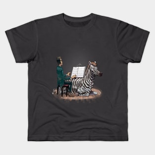 Distracted pianist Kids T-Shirt